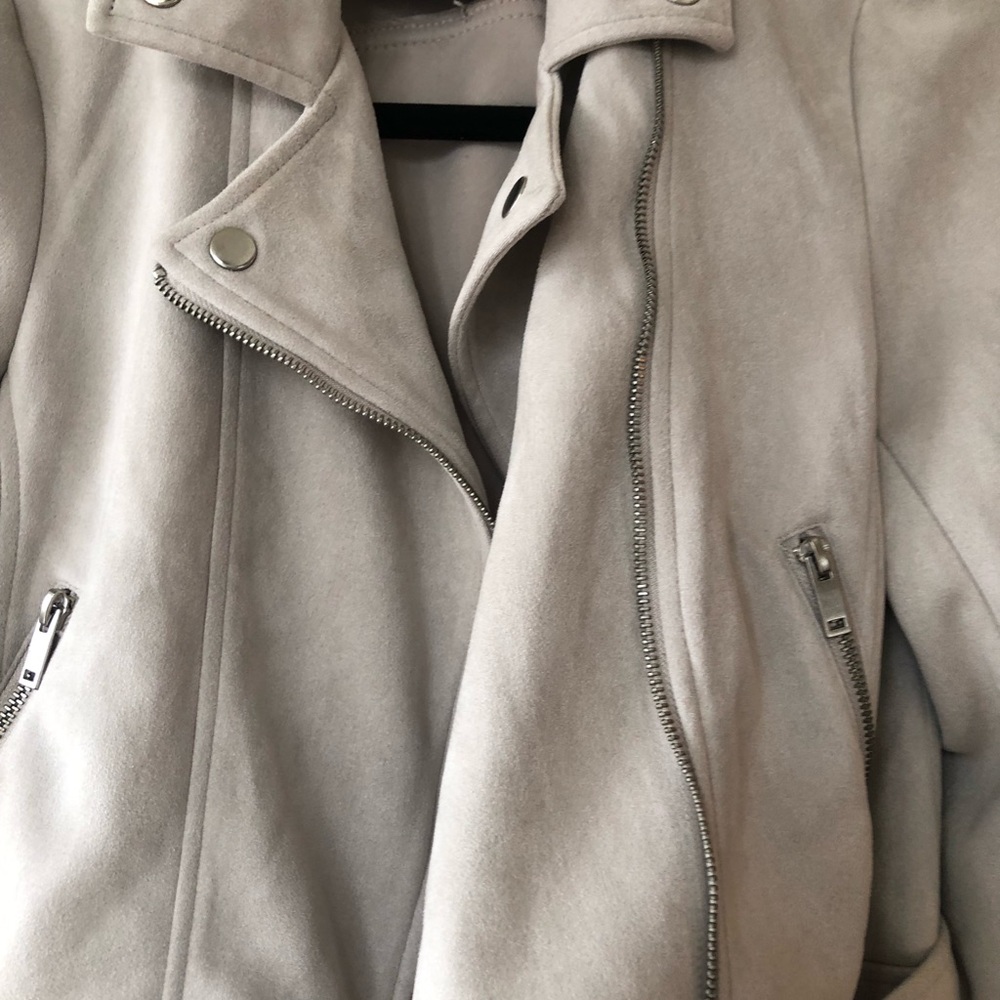 New Jacket - Picture 6 of 9